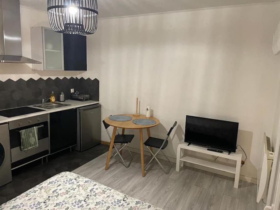 Studio One Proche Ligne 14 Kremlin Bicetre อาร์เคยล์ ภายนอก รูปภาพ